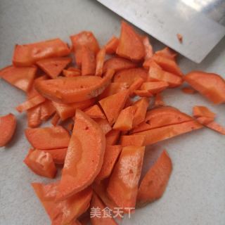 胡萝卜牛奶玉米汁的做法步骤：1