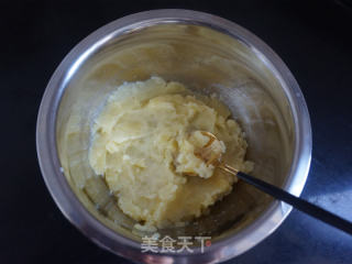 荠菜炒土豆疙瘩的做法步骤：3
