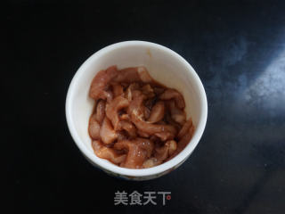 荠菜炒肉丝的做法步骤：4