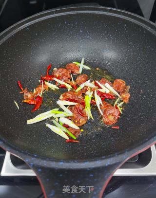 芦笋炒腊肠的做法步骤：4