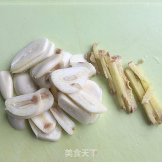 五花肉炒白菜的做法步骤：4