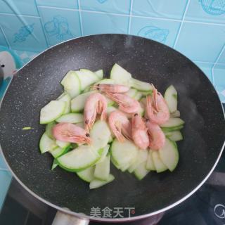 北极虾炒西葫芦的做法步骤：6