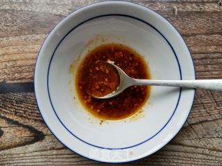 茼蒿木耳拌虾仁的做法步骤：11