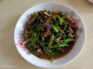 香菜炒鸭肾的做法步骤：7