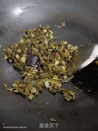 炒酸菜的做法步骤：4