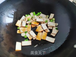 豆干炒儿菜的做法步骤：4