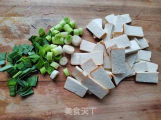 豆干炒儿菜的做法步骤：2