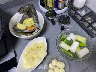 炒蟹的做法步骤：1