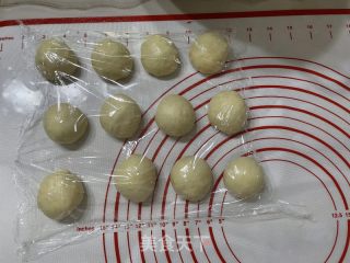 香肠面包的做法步骤：9