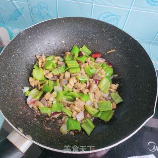 辣椒炒鸡丁的做法步骤：13