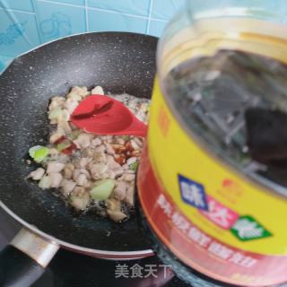 辣椒炒鸡丁的做法步骤：9