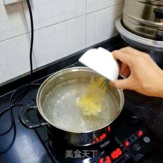 家庭版牛肉面的做法步骤：2
