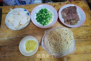 家庭版牛肉面的做法步骤：1