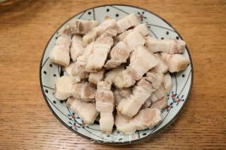 五花肉炖粉条的做法步骤：2
