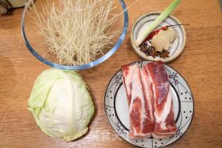 五花肉炖粉条的做法步骤：1