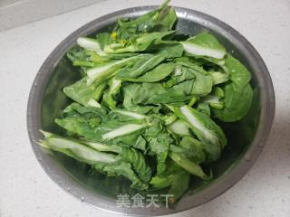 玉米面青菜糊糊的做法步骤：2