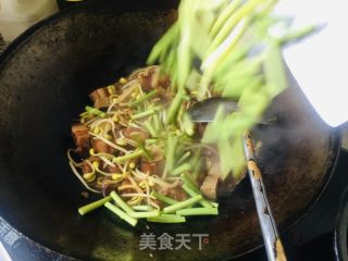 家常红烧肉烩菜的做法步骤：11