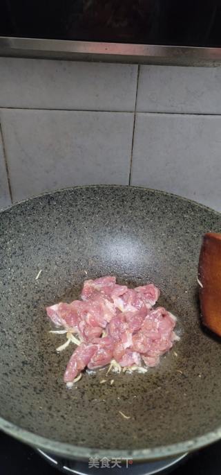 西兰花炒瘦肉的做法步骤：6