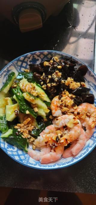 青瓜黑木耳拌大虾的做法步骤：11
