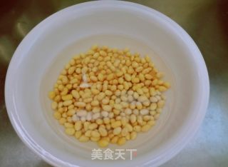 五花肉焖黄豆的做法步骤：2