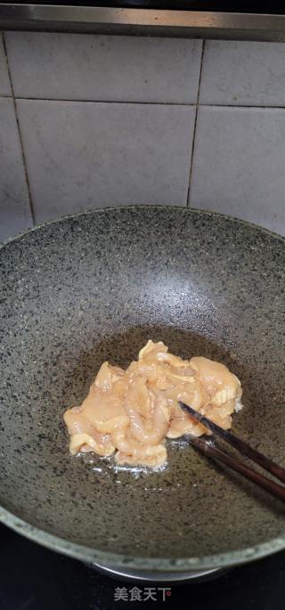 香葱炒鸡胸肉的做法步骤：3