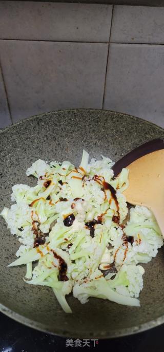 肥腊肉炒椰菜花的做法步骤：6