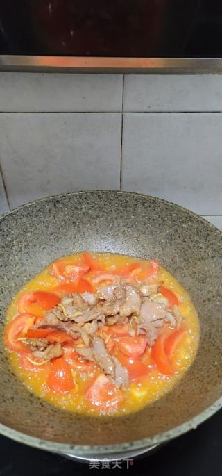 家常番茄炒肉的做法步骤：11