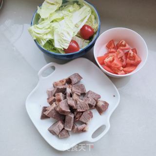 西红柿炖驴肉的做法步骤：2