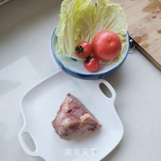 西红柿炖驴肉的做法步骤：1