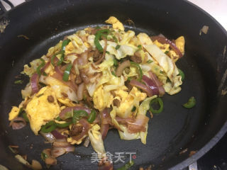 肉丁炒面的做法步骤：12