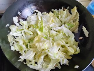 咸香手撕包菜的做法步骤：4