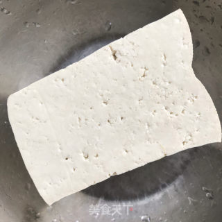 大葱烧豆腐的做法步骤：1