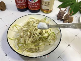 凉拌小头蒜的做法步骤：2