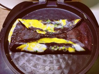 黑米鸡蛋煎饼的做法步骤：9
