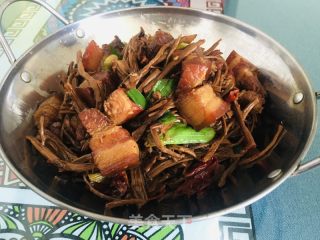 红烧肉焖茶树菇的做法步骤：10