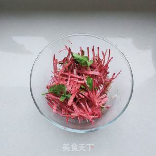 虾皮拌萝卜丝的做法步骤：7