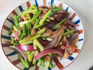 蒜薹炒腊肉的做法步骤：11