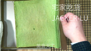 抹茶草莓卷，清新抹茶，甜蜜草莓，香浓奶油，抹茶控不容错过。的做法步骤：13