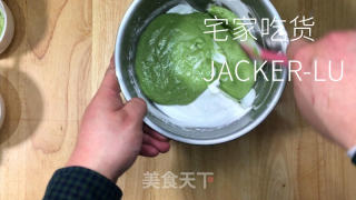 抹茶草莓卷，清新抹茶，甜蜜草莓，香浓奶油，抹茶控不容错过。的做法步骤：10