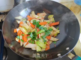 胡萝卜炒儿菜的做法步骤：5
