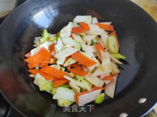 胡萝卜炒儿菜的做法步骤：4