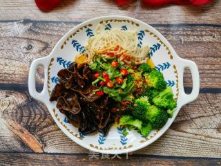 金针菇木耳拌西兰花的做法步骤：10