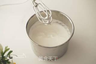 红丝绒蛋糕卷的做法步骤：4
