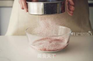 红丝绒蛋糕卷的做法步骤：3