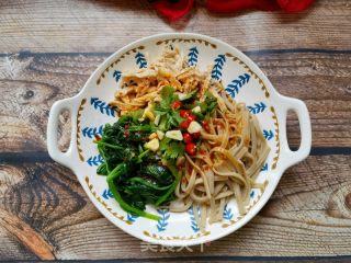 菠菜鸡胸肉拌荞麦面的做法步骤：11