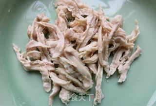 菠菜鸡胸肉拌荞麦面的做法步骤：2