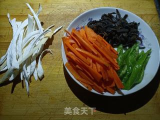 鱼香杏鲍菇的做法步骤：1