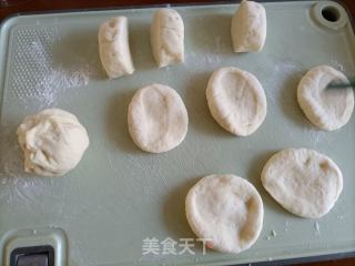 梅干菜肉丁包的做法步骤：11