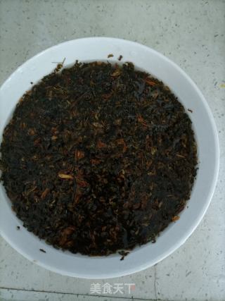 梅干菜肉丁包的做法步骤：2