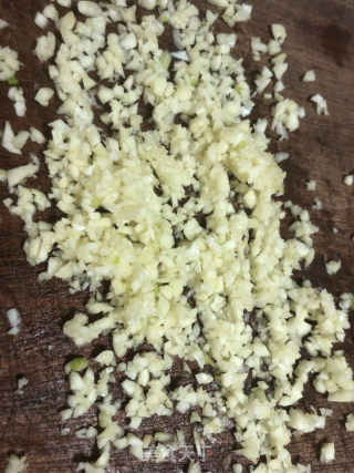 花甲螺粉丝煲的做法步骤：3